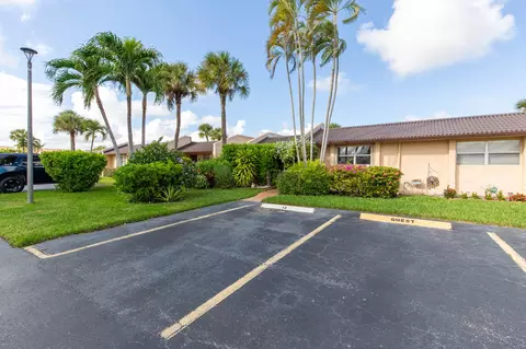 147 Lake Gloria #147, West Palm Beach, FL 33411