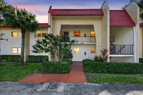 148 Lake Carol Dr, West Palm Beach, FL 33411