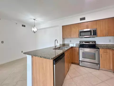 6450 Emerald Dunes Dr #301, West Palm Beach, FL 33411