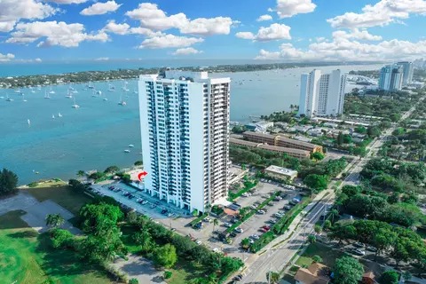 5600 N Flagler Dr #407, West Palm Beach, FL 33407