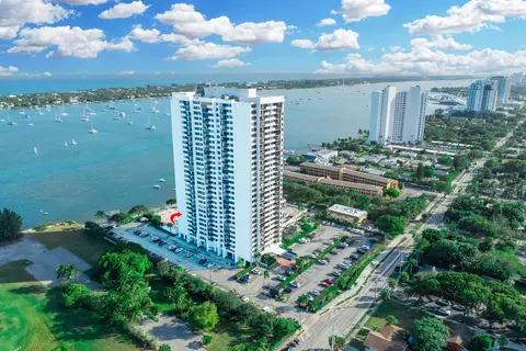 5600 N Flagler Dr #407, West Palm Beach, FL 33407