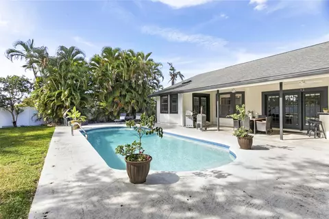 1855 Primrose Ln, Wellington, FL 33414
