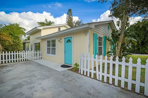 1017 SW Spruce St, Palm City, FL 34990