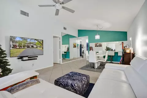 4154 Palm Frst S, Delray Beach, FL 33445