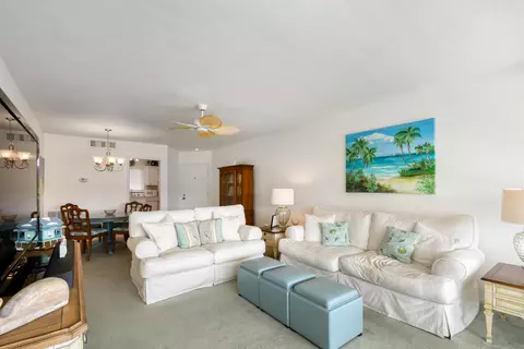 4 Garden St #204N, Tequesta, FL 33469