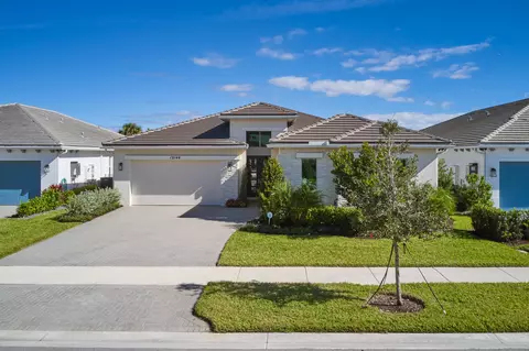 12144 Waterstone Cir, Palm Beach Gardens, FL 33412