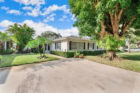 10109 S 44th Dr S, Boynton Beach, FL 33436