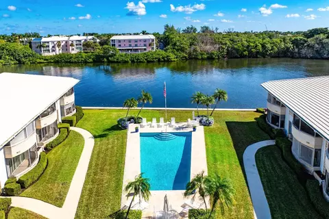 725 Palm Trl #10, Delray Beach, FL 33483