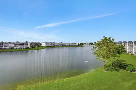 View/Area - 4089 Guildford E #E, Boca Raton, FL 33434 photo 1 of 2