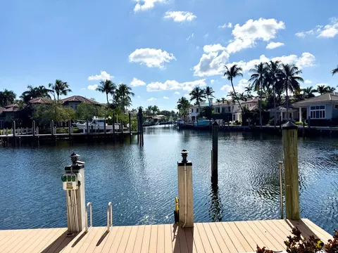 828 Harbour Isle Pl, North Palm Beach, FL 33410
