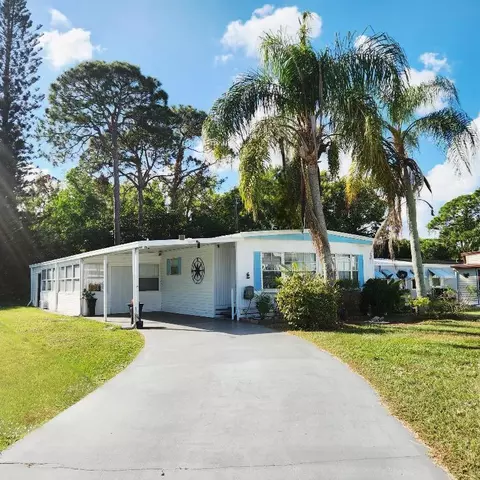 12 La Mesa, Port Saint Lucie, FL 34952