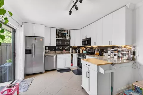 2140 White Pine Cir #A, Greenacres, FL 33415