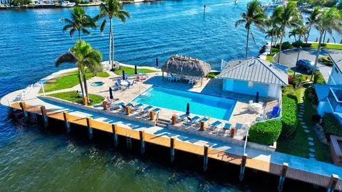 732 NE 12th Ter #6, Boynton Beach, FL 33435