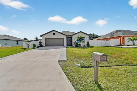 816 SW Jaslo Ave, Port Saint Lucie, FL 34953