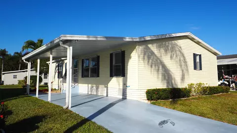 352 Seahorse Ter #I-22, Fort Pierce, FL 34982