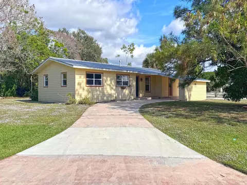 401 SE Tranquilla Ave, Port Saint Lucie, FL 34983