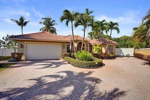 603 N Cypress Dr, Tequesta, FL 33469