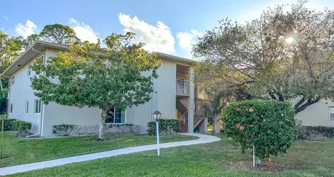 15 Lake Vista Trl #206, Port Saint Lucie, FL 34952