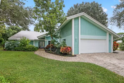6138 Wood Lake Rd, Jupiter, FL 33458