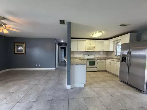 2013 SW Burman Ln, Port Saint Lucie, FL 34984