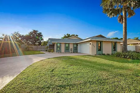 126 Santander Ct, Royal Palm Beach, FL 33411