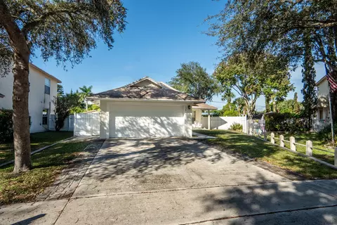 139 Pennock Landing Cir, Jupiter, FL 33458