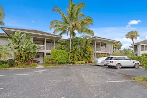 11830 Pebblewood Dr #202, Wellington, FL 33414
