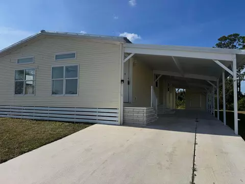 44 La Villa Way, Fort Pierce, FL 34951