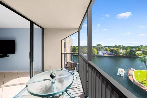 15 Royal Palm Way #505, Boca Raton, FL 33432