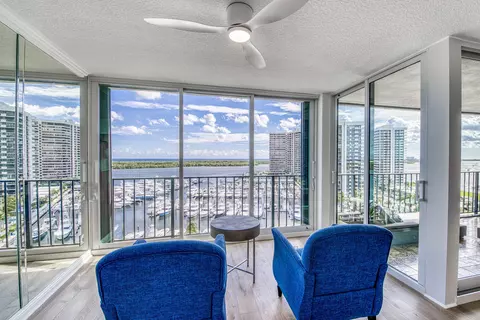 120 Lakeshore Dr #T36, North Palm Beach, FL 33408