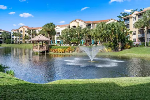 600 Uno Lago Dr #104, Juno Beach, FL 33408