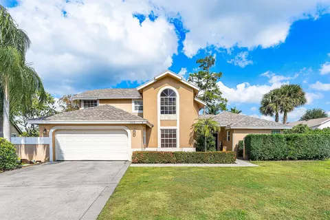 1212 Columbine Pl, Wellington, FL 33414