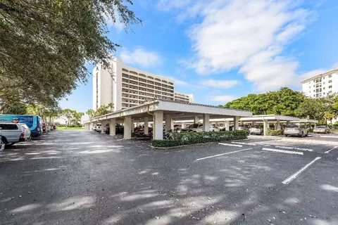 356 Golfview Rd #PH-7, North Palm Beach, FL 33408