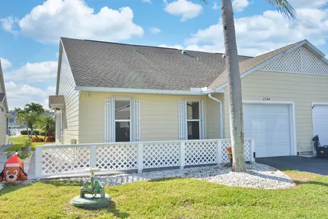2544 SE Tropical East Cir E, Port Saint Lucie, FL 34952