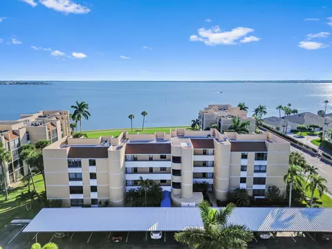 3392 NE Causeway Blvd #103, Jensen Beach, FL 34957
