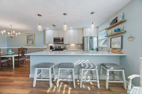 215 N High Point Blvd #B, Boynton Beach, FL 33435