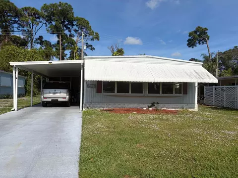 51 Camino Del Rio, Port Saint Lucie, FL 34952