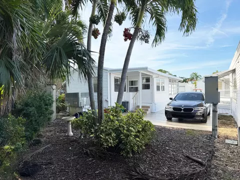 210 Cardinal Dr #B, Briny Breezes, FL 33435