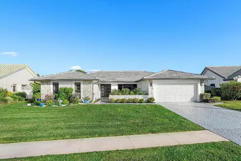 10174 Crosswind Rd, Boca Raton, FL 33498