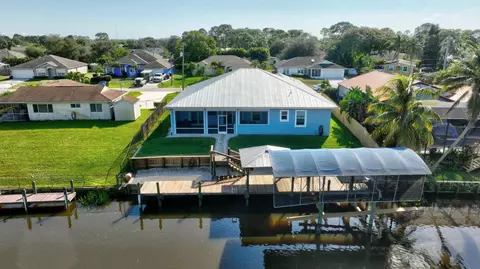 213 NE Sagamore Ter, Port Saint Lucie, FL 34983