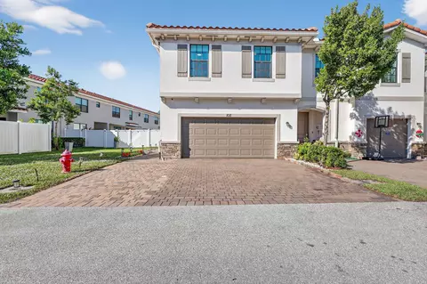 1011 Willow Pl, Riviera Beach, FL 33410