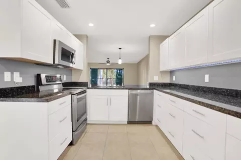 100 Pelican Pointe #202, Delray Beach, FL 33483