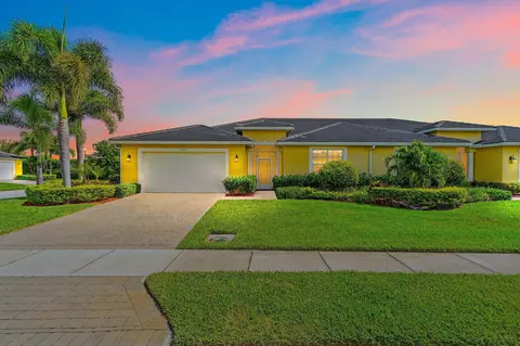 6196 NW Cullen Way, Port Saint Lucie, FL 34983