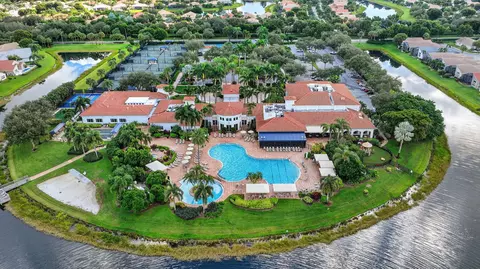 7102 Prado Lk, Delray Beach, FL 33446