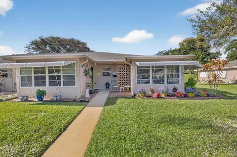 1390 High Point Way SW #D, Delray Beach, FL 33445