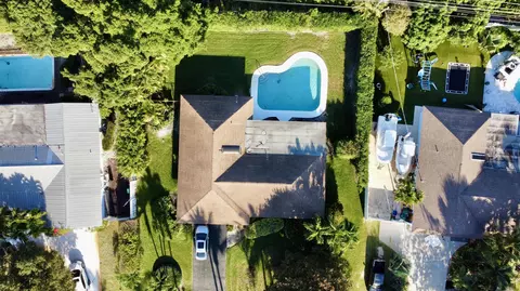 220 River Dr, Tequesta, FL 33469
