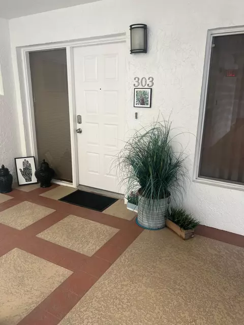 7370 Orangewood Ln #303, Boca Raton, FL 33433