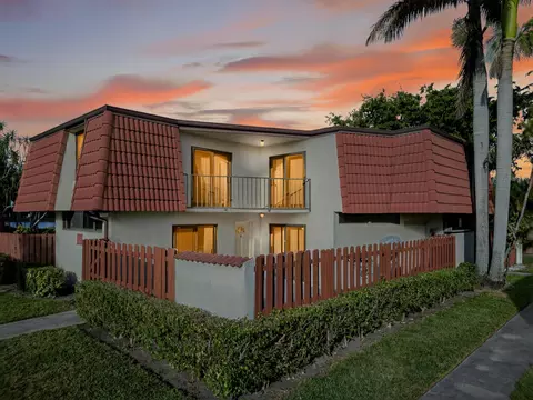 3667 Victoria, West Palm Beach, FL 33406