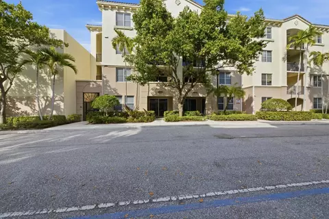 4 Renaissance Way #110, Boynton Beach, FL 33426