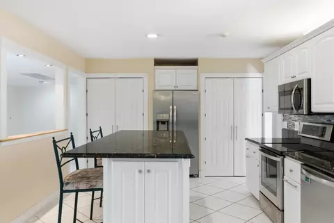 Kitchen - 5151 SE Burning Tree Cir, Stuart, FL 34997 photo 4 of 7